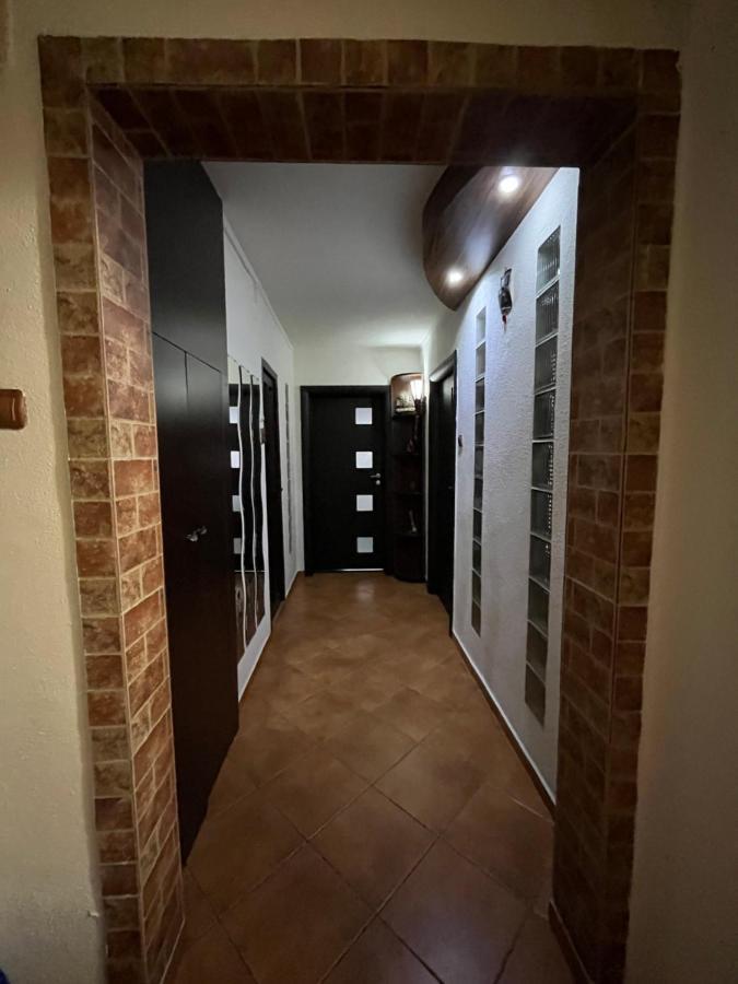 Modern Oasis With A Cozy Fireplace Your Stylish Apartment Minutes From Downtown Bukarest Eksteriør billede