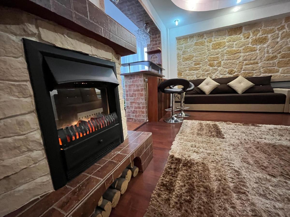 Modern Oasis With A Cozy Fireplace Your Stylish Apartment Minutes From Downtown Bukarest Eksteriør billede