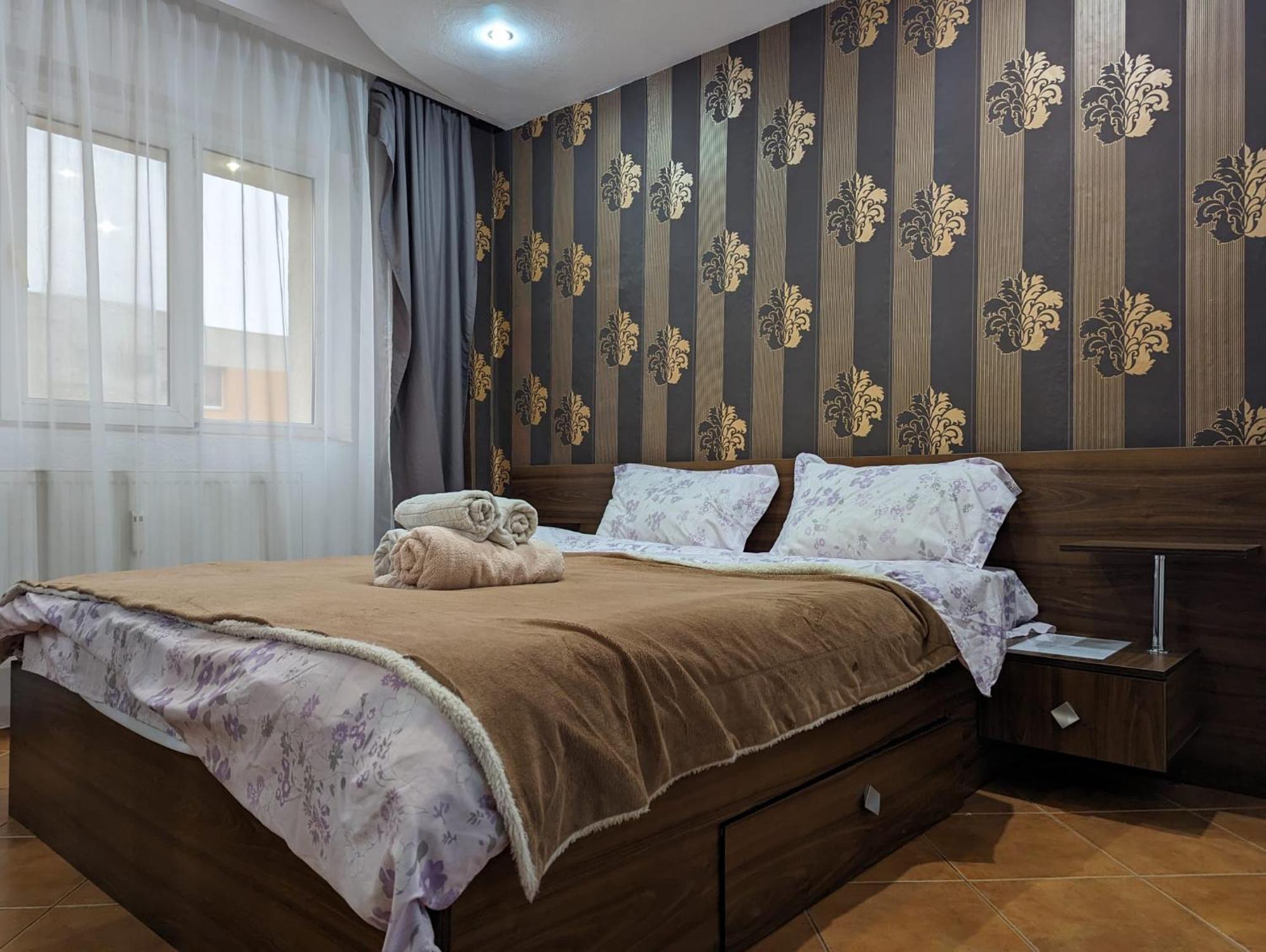 Modern Oasis With A Cozy Fireplace Your Stylish Apartment Minutes From Downtown Bukarest Eksteriør billede