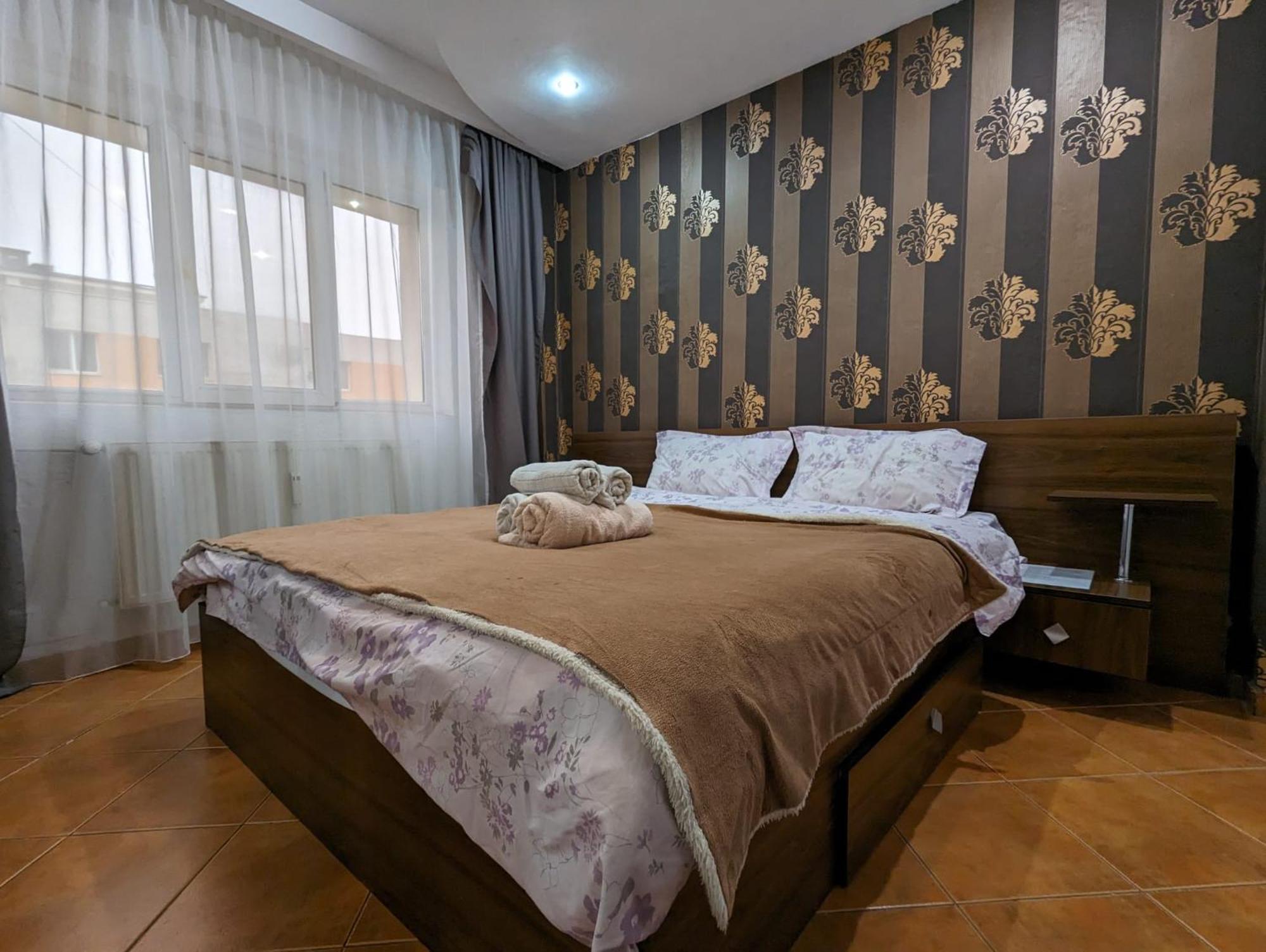 Modern Oasis With A Cozy Fireplace Your Stylish Apartment Minutes From Downtown Bukarest Eksteriør billede