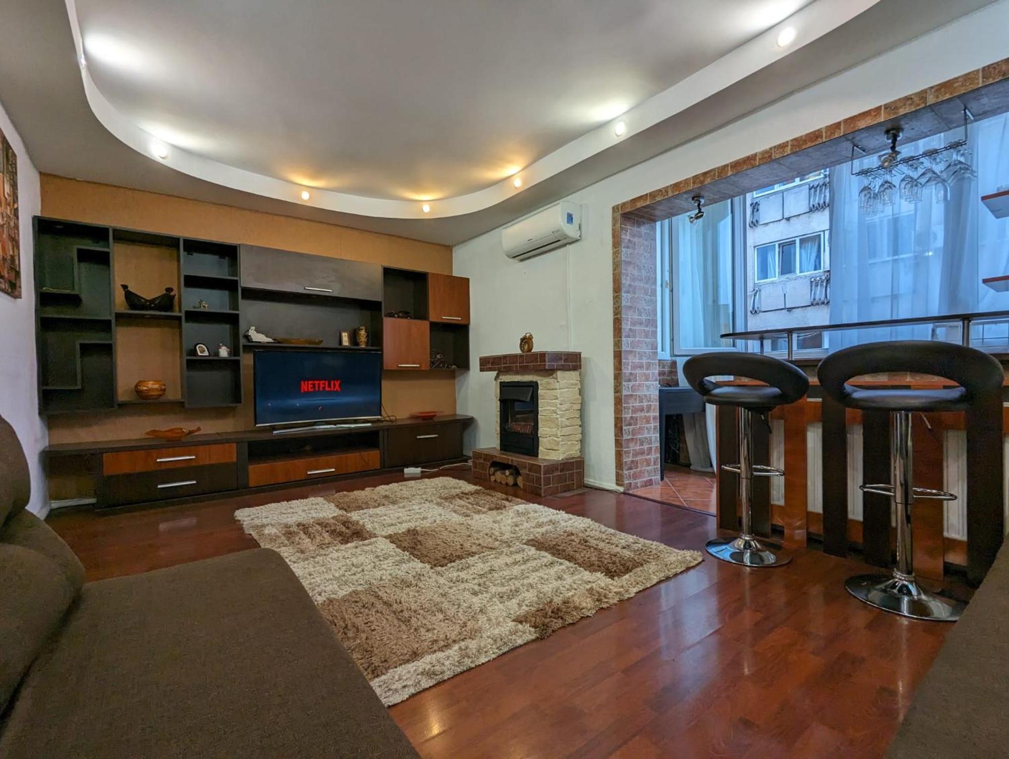 Modern Oasis With A Cozy Fireplace Your Stylish Apartment Minutes From Downtown Bukarest Eksteriør billede